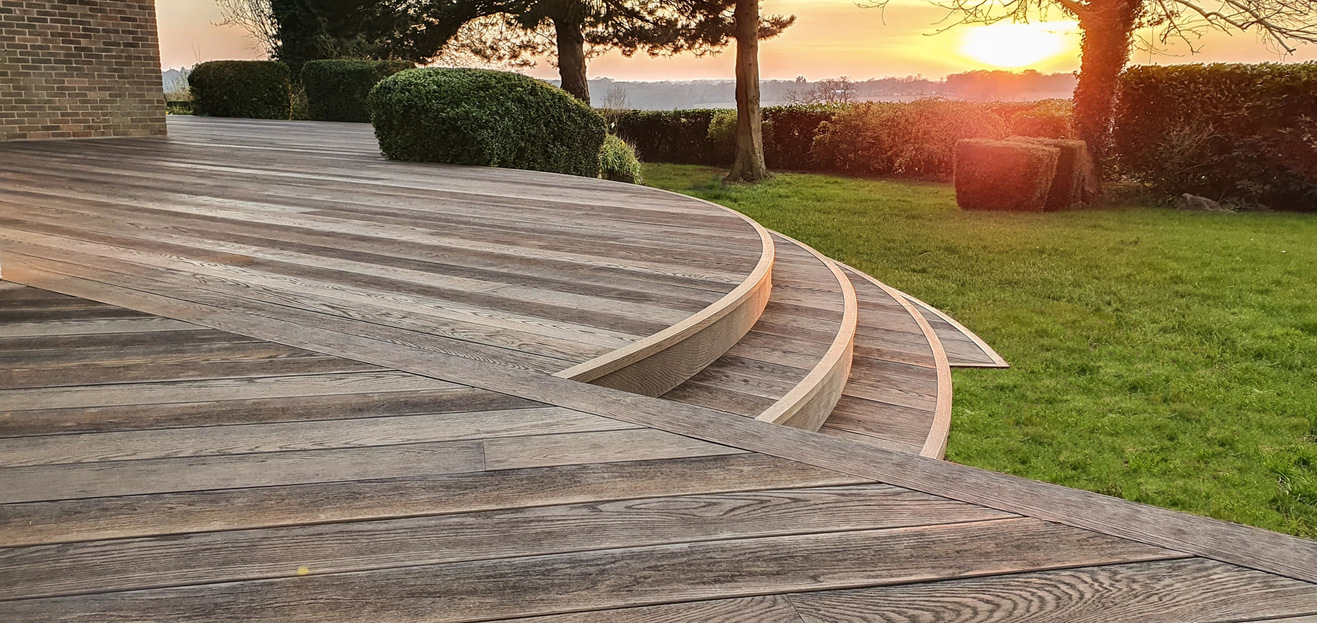 Curved Millboard enhancing this landscape