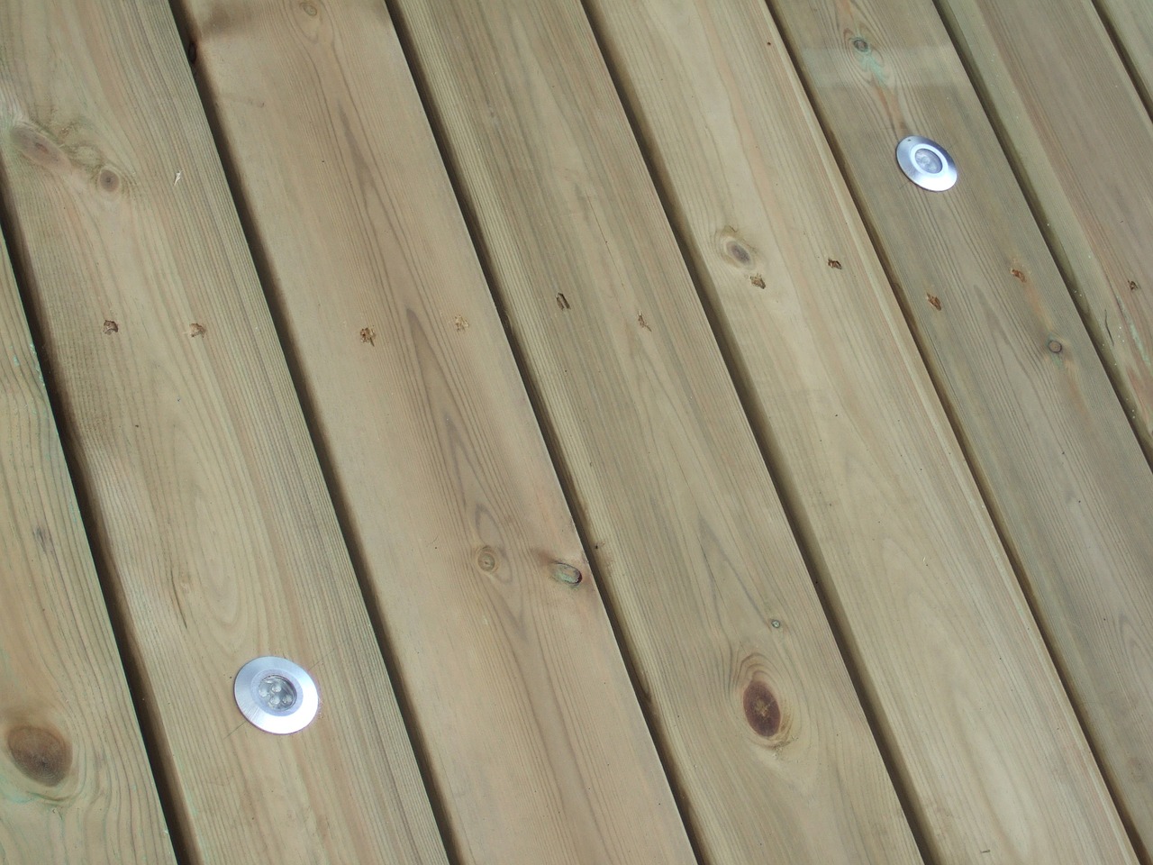 There is a large variety of low voltage recessed deck lighting